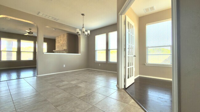 Photo - 105 Golden Bear Dr