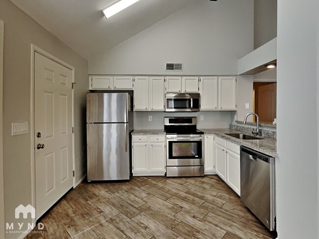 Photo - 2265 W Ross Ave