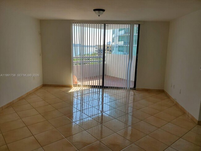 Photo - 555 NE 30th St Unit 502