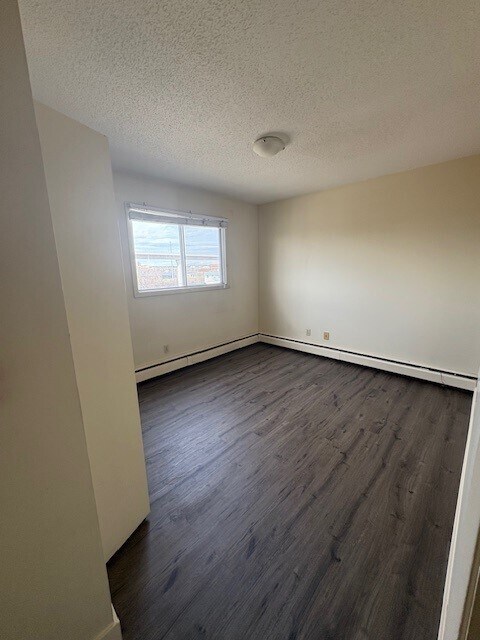 Photo - 1 Bed 1 Bath Unit in Calgary, AB Unit 408