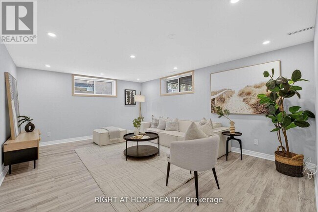 Photo - 30 Ptarmigan Crescent