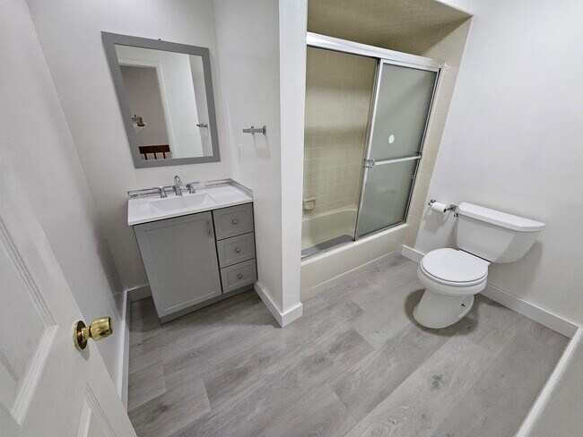 Photo - 806 Spinnaker Ct