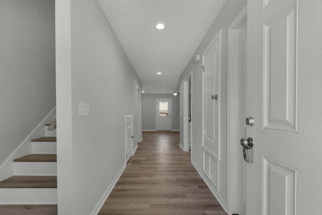 Photo - "Charming 2-Bed Townhouse Retreat in Fort Walton Beach with 2.5 Baths!"