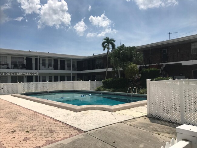 Photo - 1100 Atlantic Shores Blvd Unidad 307