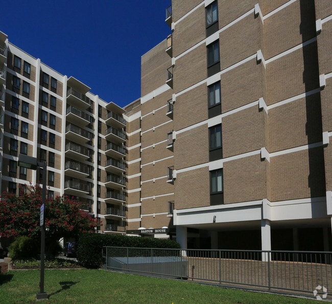 Barton House Apartments For Rent in Arlington, VA