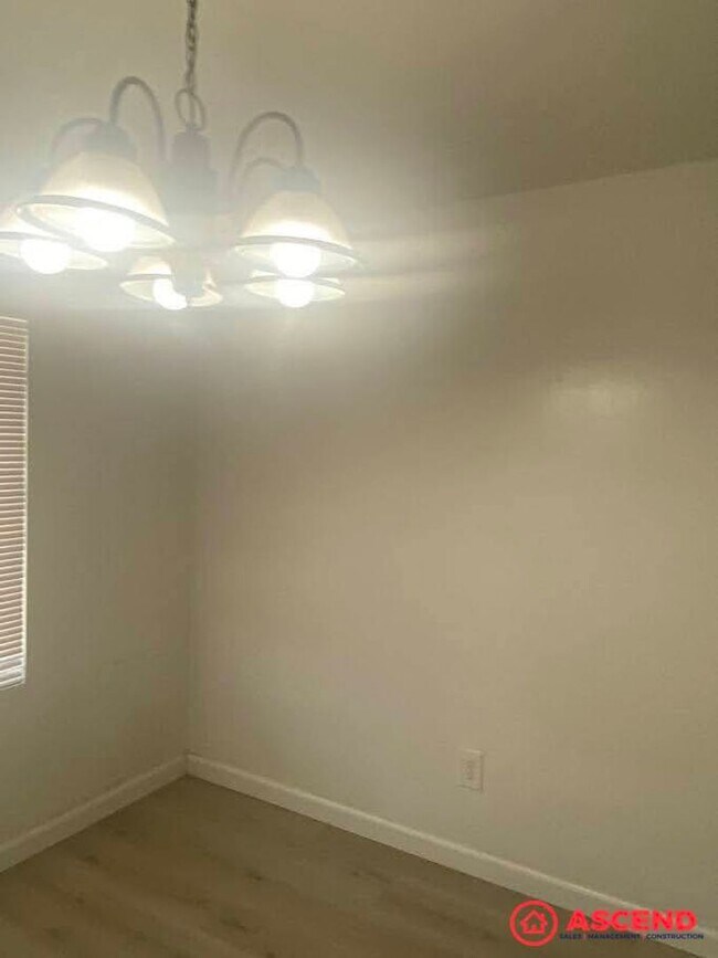 Photo - 201 E 1st St Unit 201 E 1st St #1