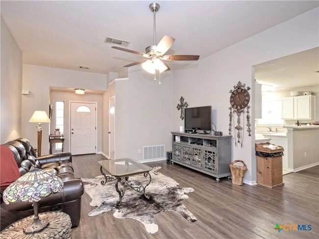 Photo - 4602 Waterbury Dr House