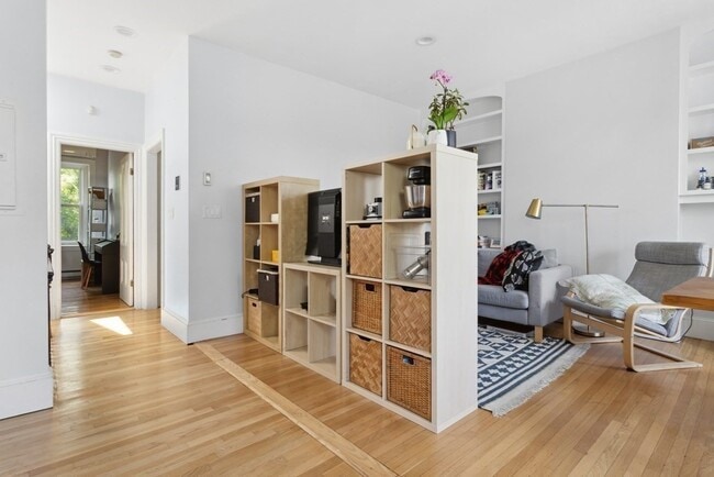 Photo - 28 Beacon St Unit 3