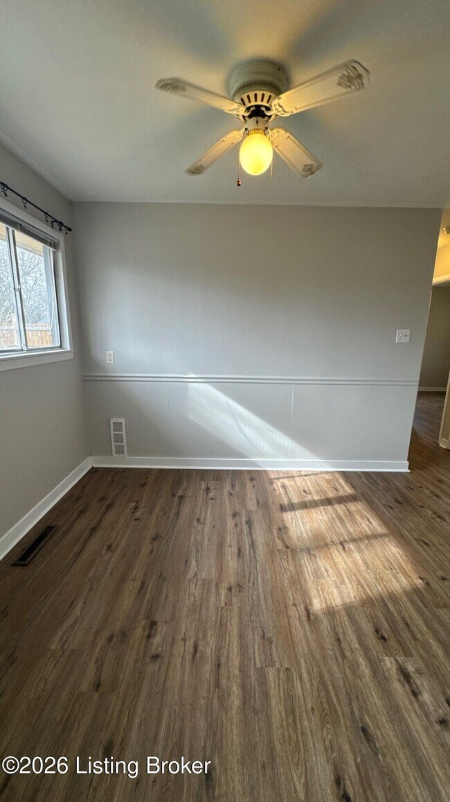 Photo - 3122 Commander Dr