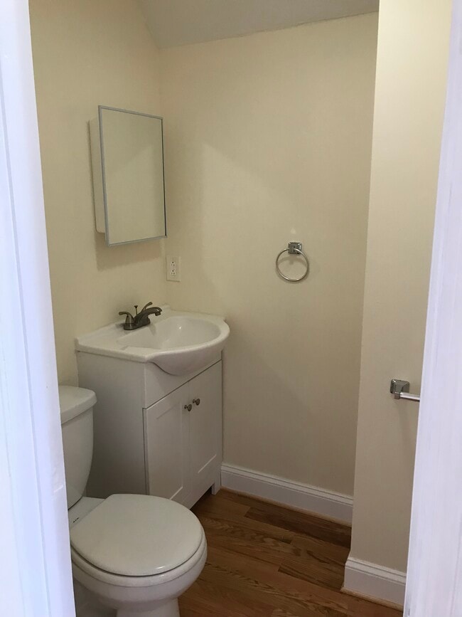 Photo - 725 Bridge St Unidad 3