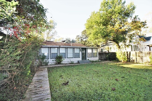 Photo - 411 E Alabama St