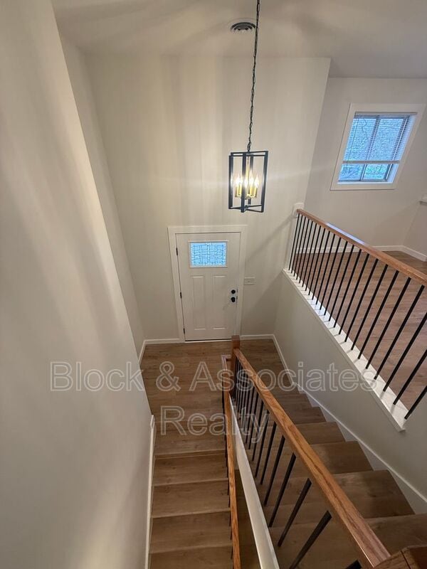 Photo - 607 Eastwood Dr