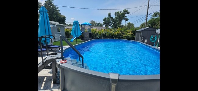 Building Photo - 2530 51st St N