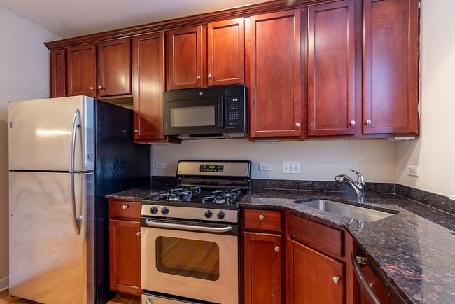 Photo - 3212 N Clifton Ave Unit W4