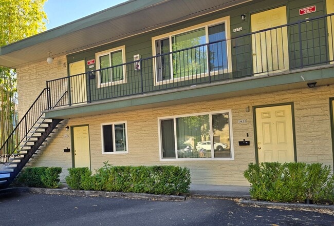 Building Photo - Incredible Value!  Upstairs Pet Friendly 2... Unit 1436 Rental