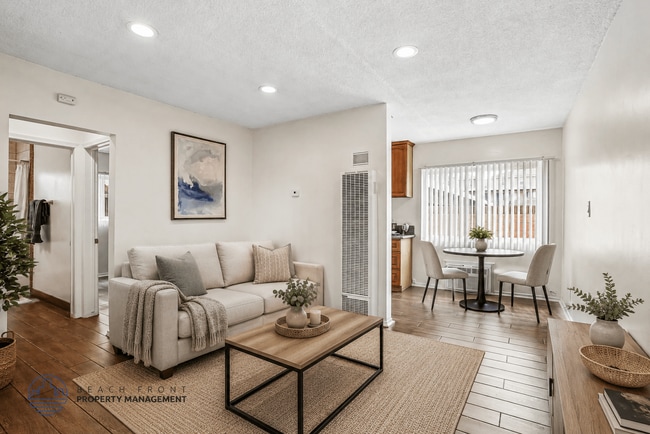 Photo - 11100 Pangborn Ave.