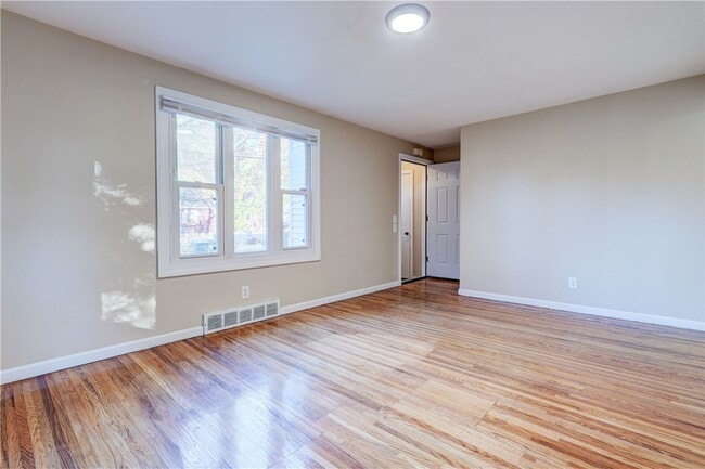 Photo - 100 Bleacker Rd