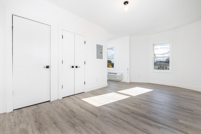 Photo - 1252 Main St Unit 303