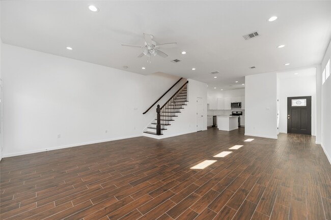 Photo - 7902 Parnell St