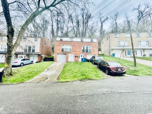 Photo - 445-447-447 Idlewood Rd Apartment Unit 447