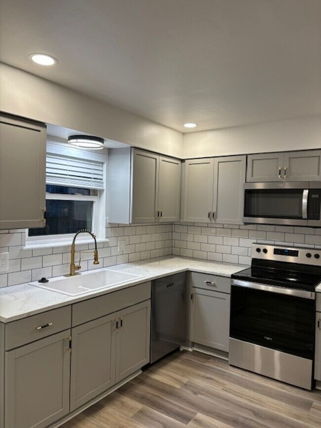 Photo - 4406 E 68th St