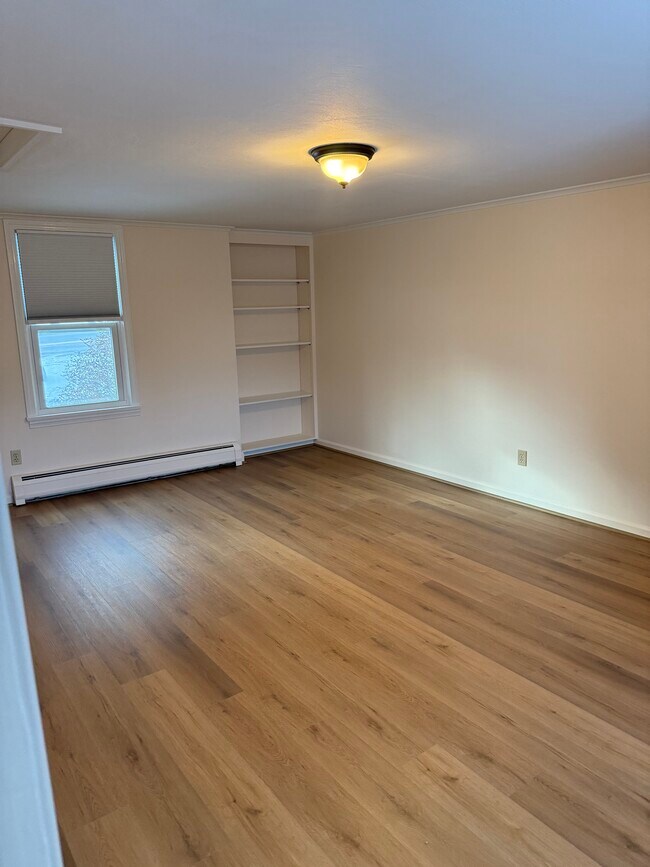 Photo - 239 N King St