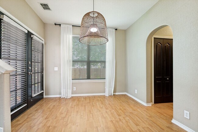 Photo - Two Bedroom Townhouse, Great Location!