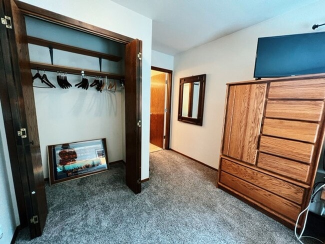 Photo - Spacious 1497sqft & Fully Furnished Two Be...
