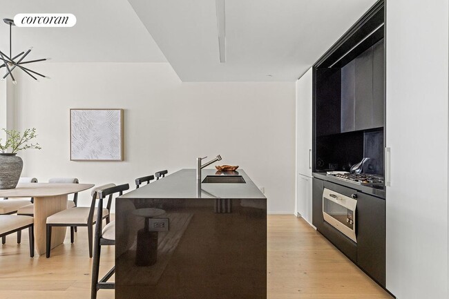 Photo - 121 E 22nd St