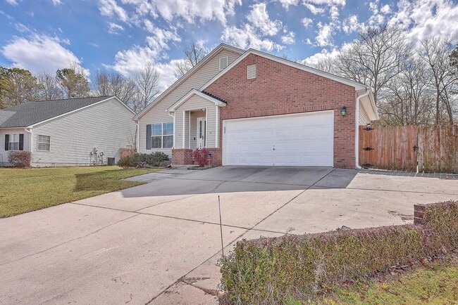 Photo - Spacious Living in Goose Creek