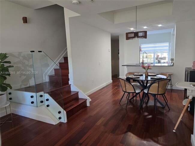 Photo - 738 NE 90th St