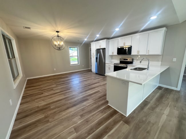 Photo - 101 Weston Cv