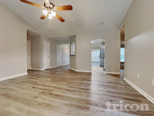 Photo - 114 W Wright St