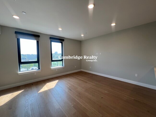 Building Photo - 15 Central St Unit 102T Rental