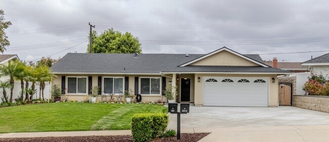 Photo - 901 Carlson Dr