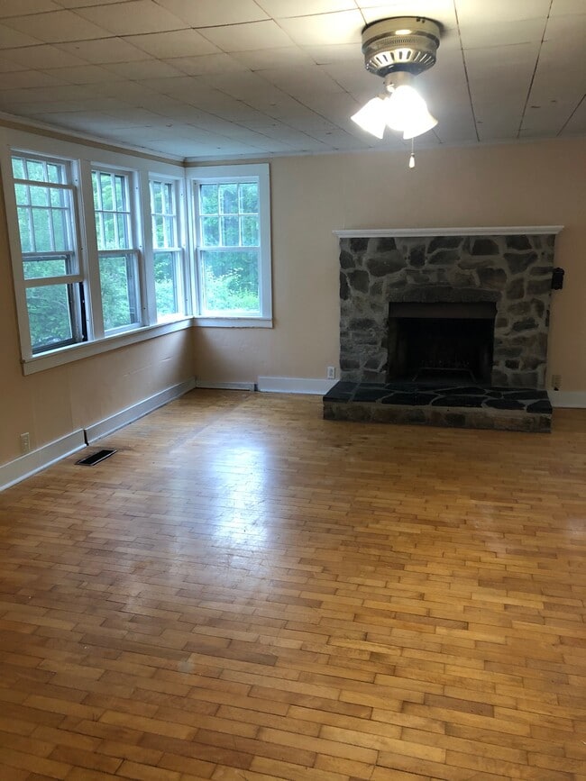 Photo - 207 Stillwater Ave