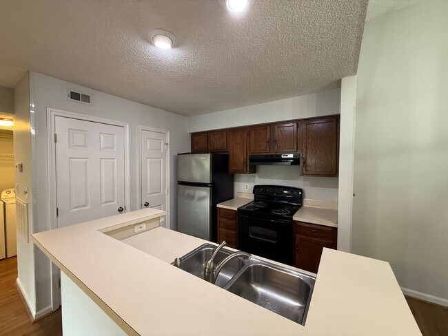 Photo - 415 W 8th St