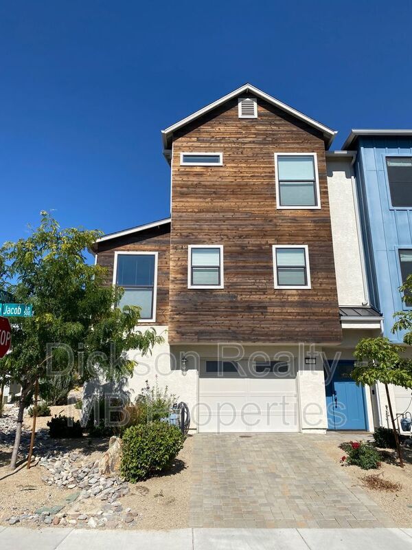 595 Logan Jacob Ln