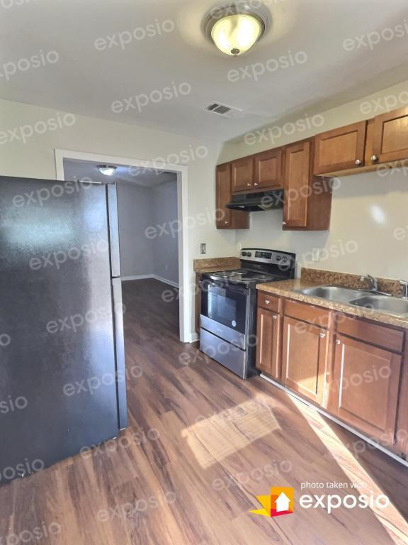 Photo - 1910 Center Ave