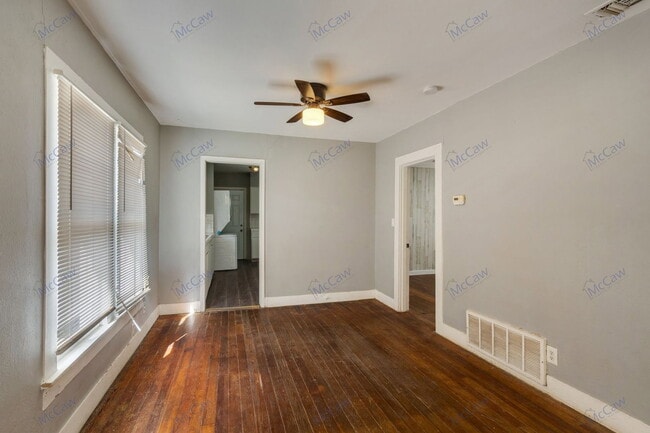 Photo - 2010 Wilson Ave