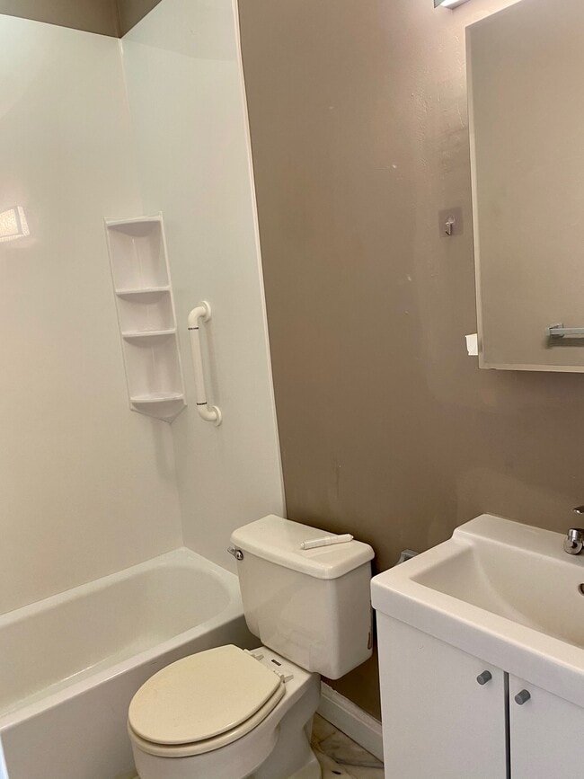 Photo - 354 Marlborough St Unidad 4