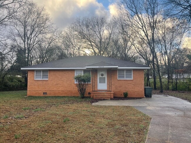 Photo - 3211 Meridian St N