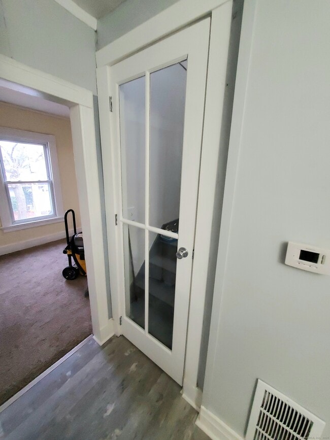 Photo - 402 Huntington St