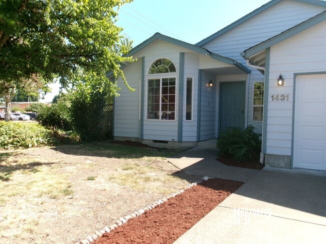 Photo - 1431 SW Birdie Dr
