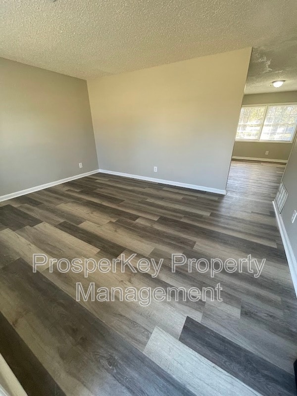 Photo - 322 Upton Rd