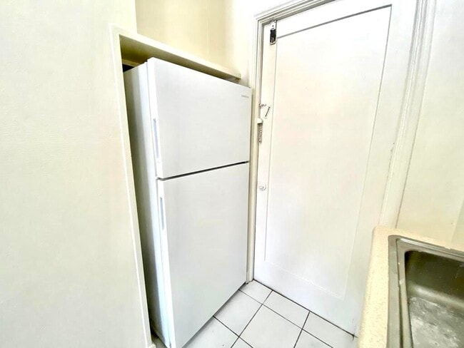 Photo - 515 57th St Unit 3