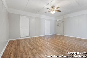 Photo - 2124 Polly Ln