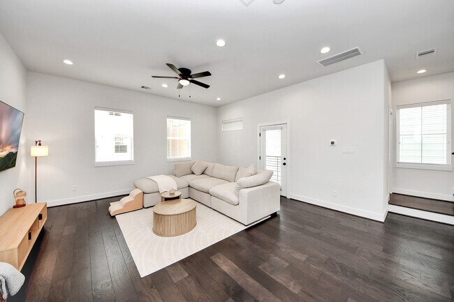 Photo - 5502 Wheatley St