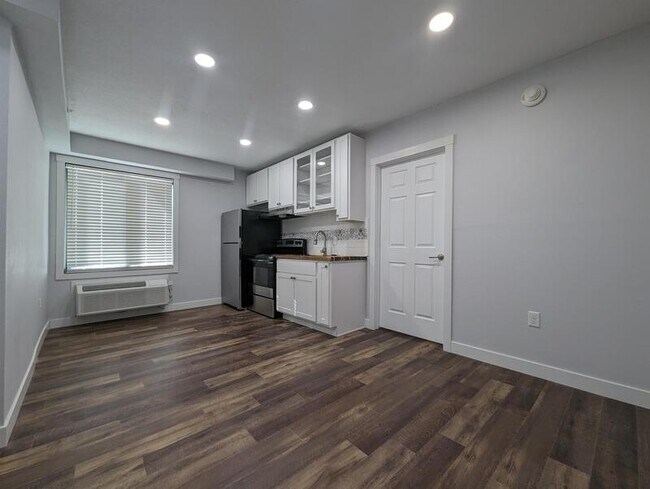 Photo - 413 Jefferson St