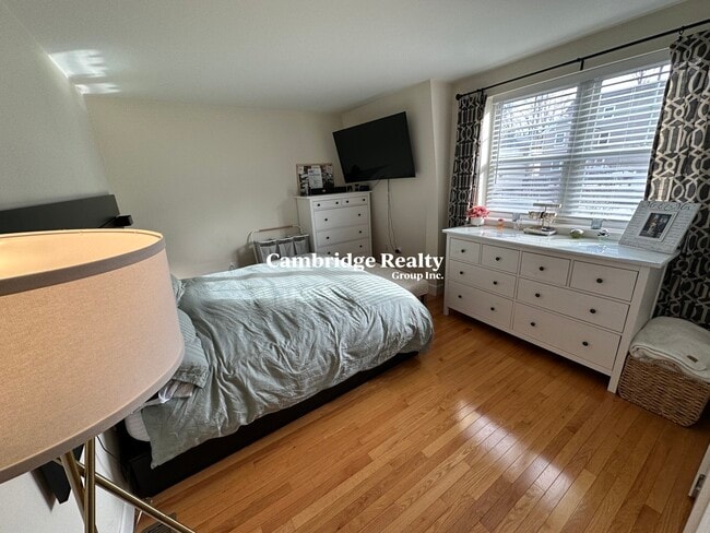 Building Photo - 125 Library St Unit # Rental